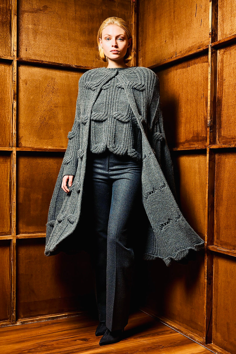 Tailor Made - Μακριά Kάπα Πλεκτή Premium Απαλή Υφή & Art-Details Γκρι