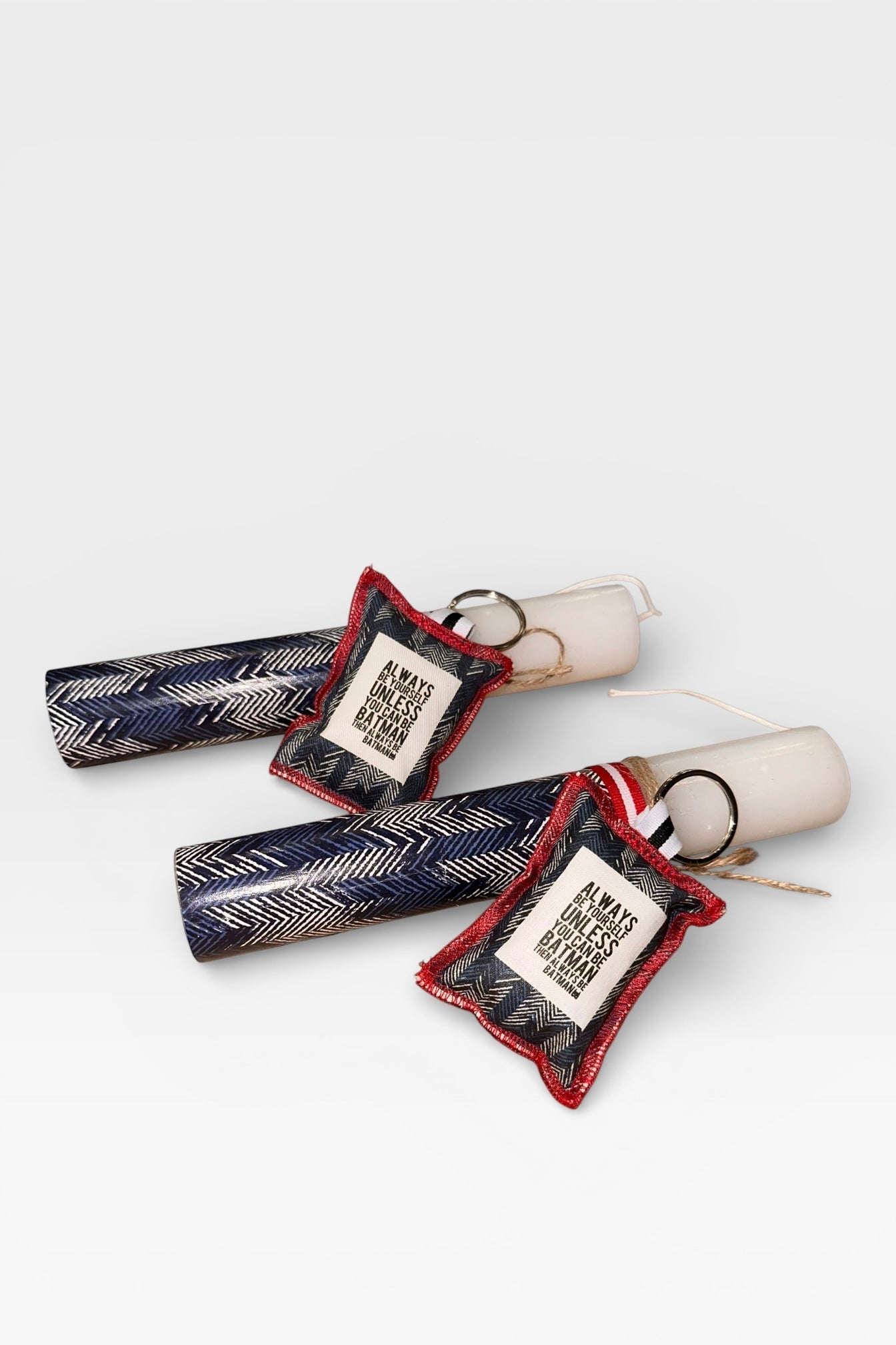 Maria Davilla - Λαμπάδα Χειροποίητη Με Μπρελόκ “Always Be Yourself Unless you Can Be Batman…” (Αντρική)