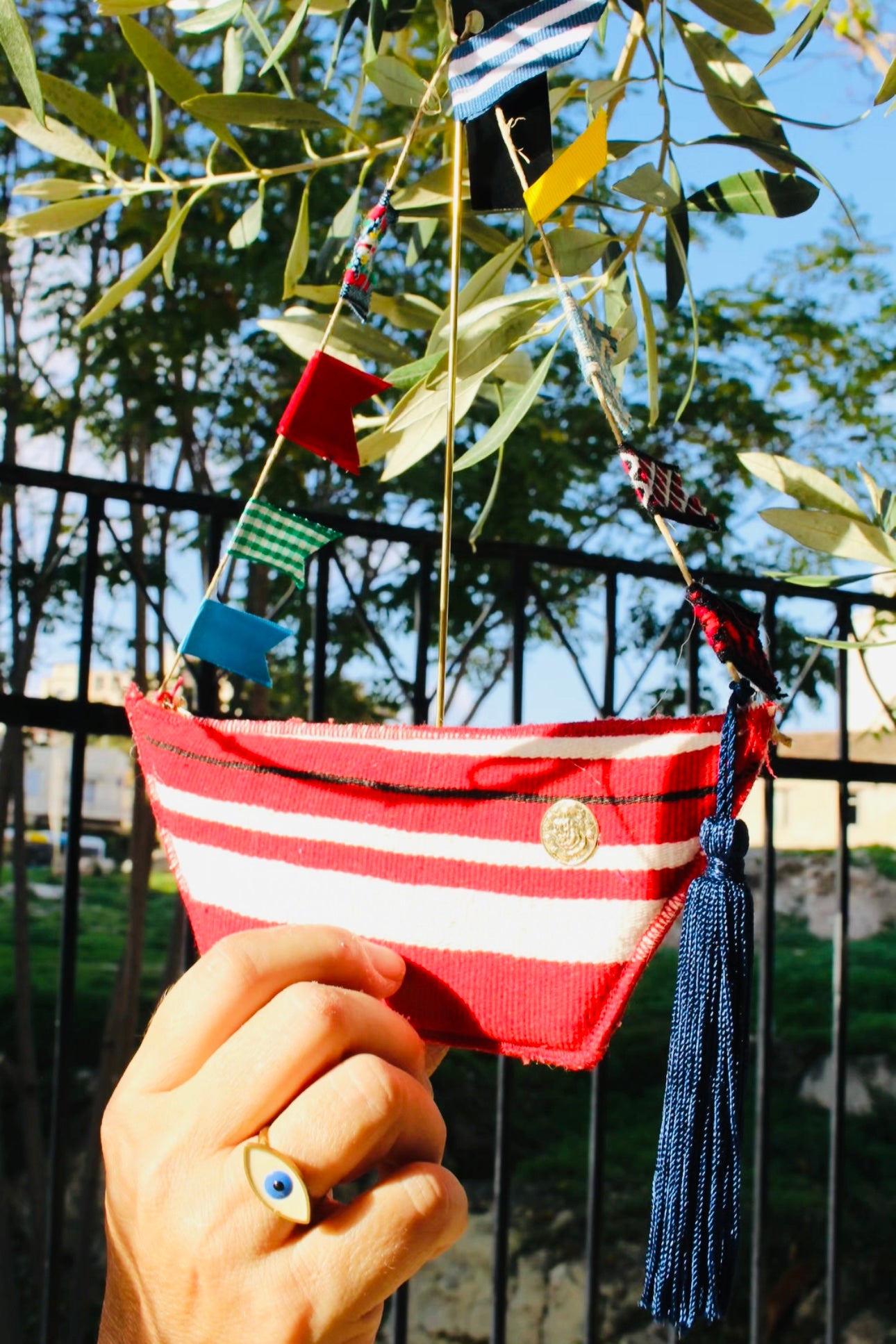 Maria Davilla - Χειροποίητο Μεγάλο Καράβι από Υφαντό Με Σημαιάκια Γαλάζιο