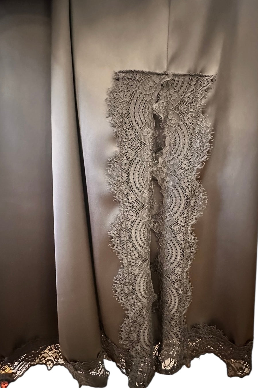 Charizma -Σατέν Φόρεμα με Δαντέλα & Πλαϊνό Σκίσιμο Μαύρο