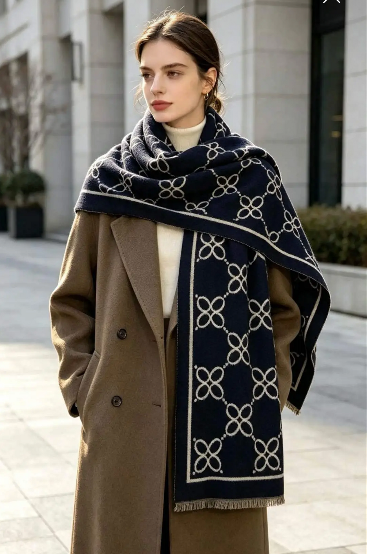 Victoria - Γυναικείο Oversized Κασκόλ Μαύρο με Σχέδιο Αλυσίδας