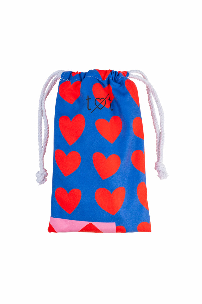 Teeter Totter - Colourful Heart Οικολογική Quick Dry Πετσέτα Microfiber από Ανακυκλωμένο PET με τσαντάκι μεταφοράς