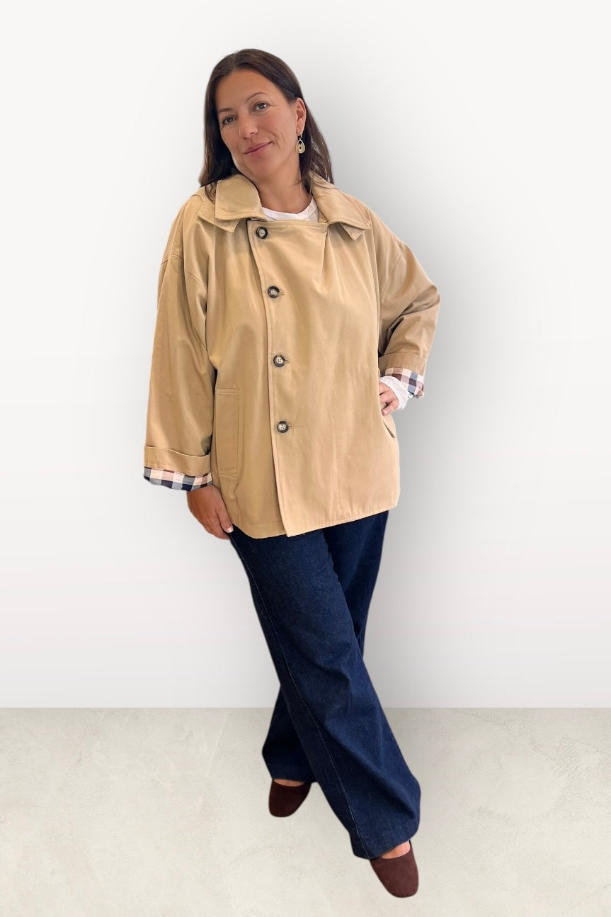 Gioya & Co - Καμπαρντίνα Κοντή με Καρό Λεπτομέρειες