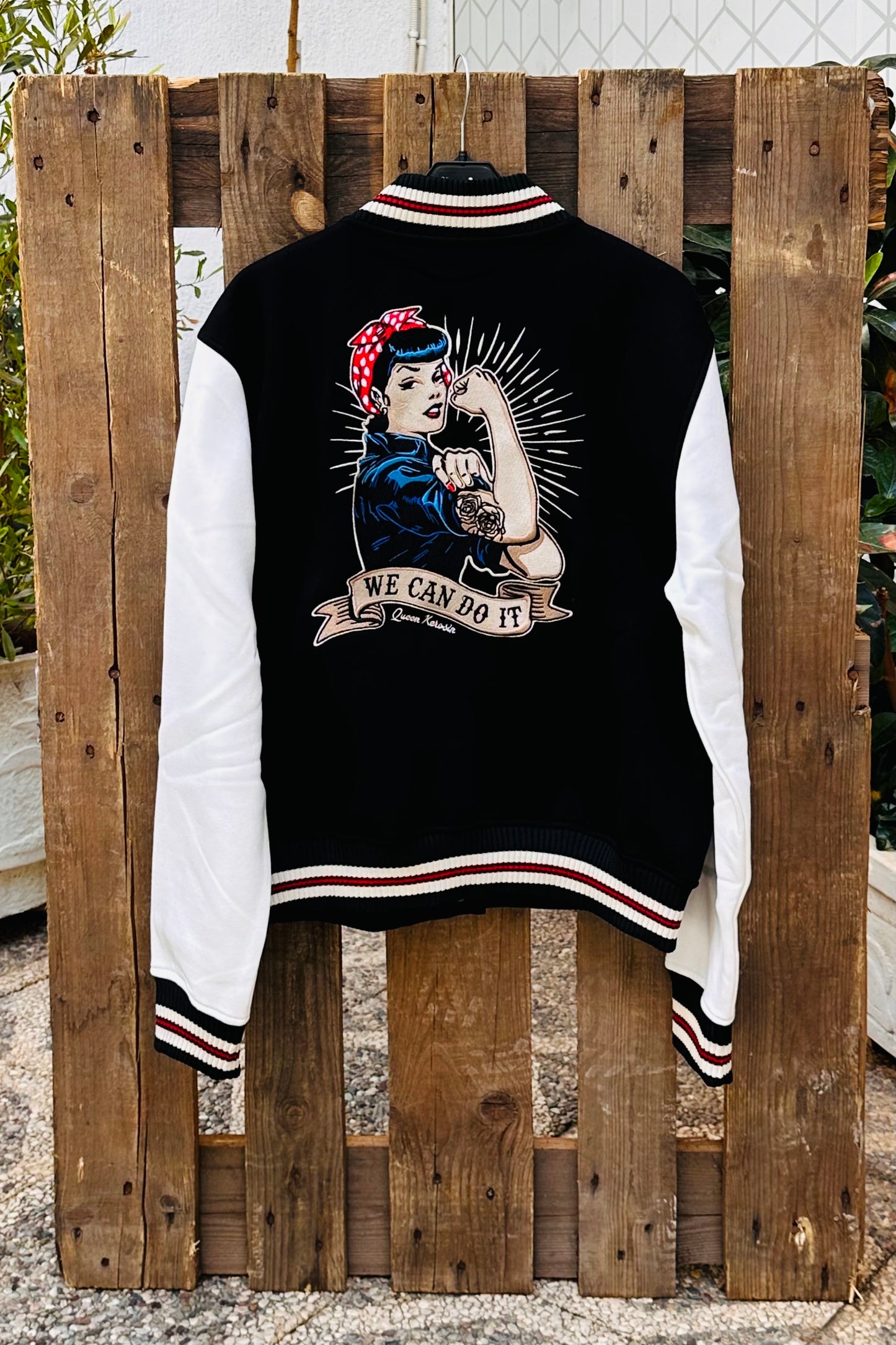 Queen Kerosin - Κολεγιακό Τζάκετ «We Can Do It» Μαύρο