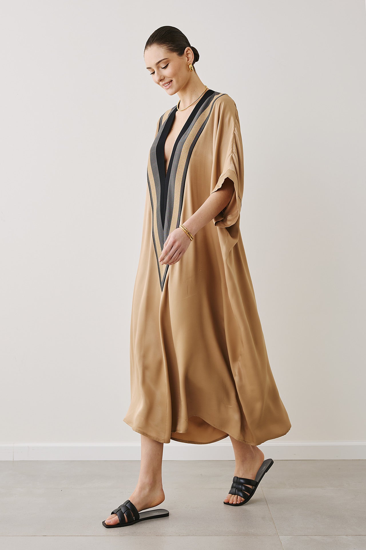 Figaro - Φόρεμα - Τουνίκ σε Καμελ ή Μαύρο με V