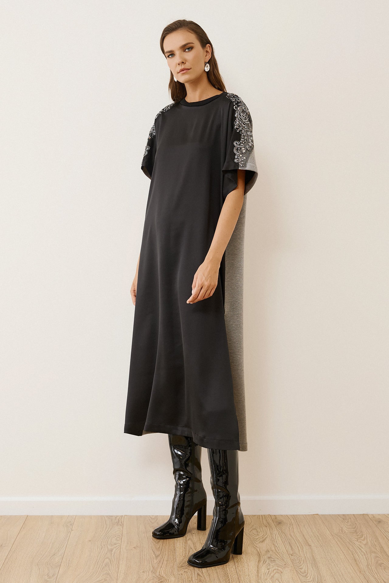 Eighty2 by Figaro - Μακρύ Φόρεμα με Δαντέλα & Πούλιες