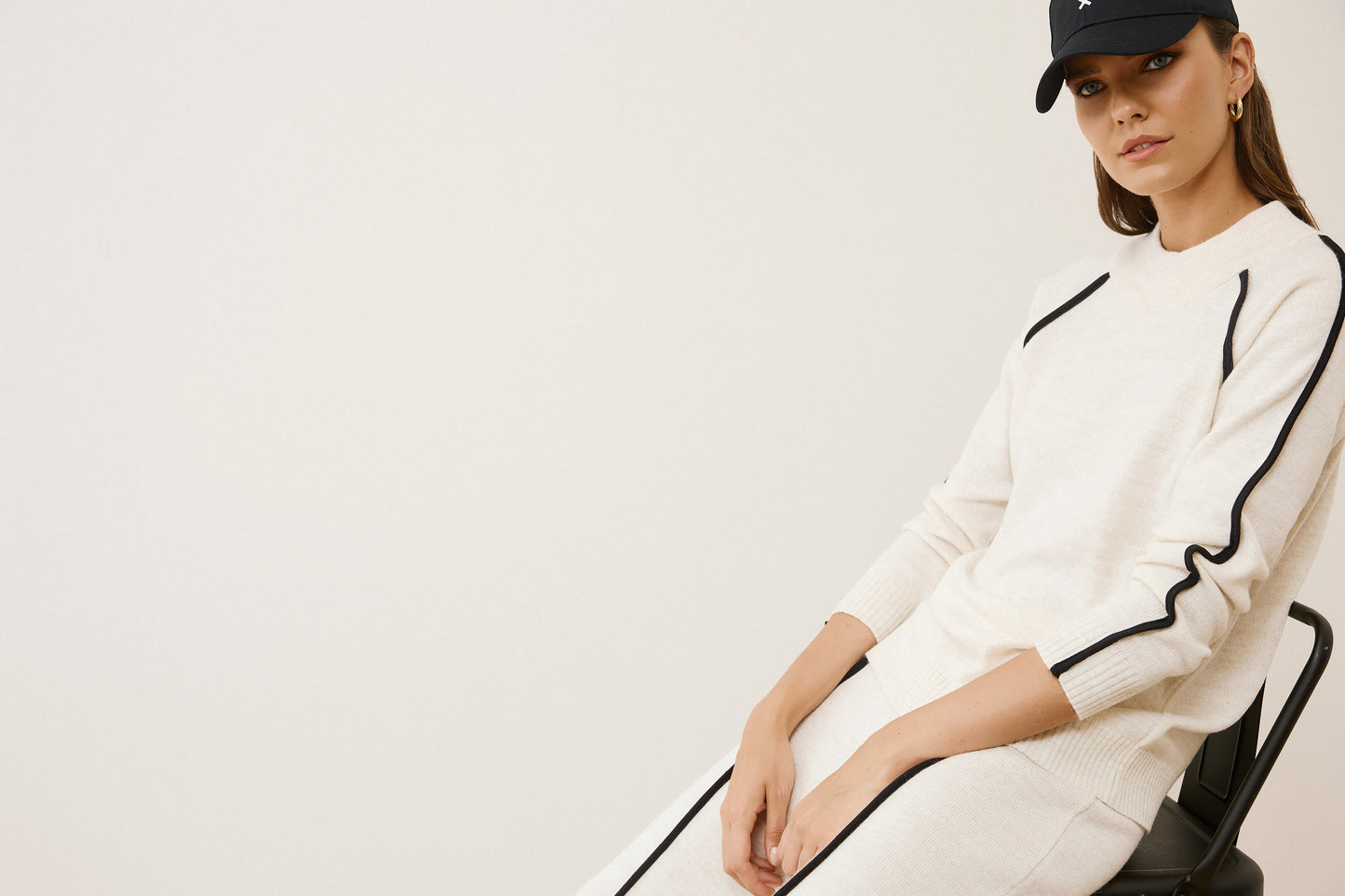 Figaro - Lounge Chic Πλεκτό Σετ Πουλόβερ & Παντελόνα με Διακοσμητική Ρίγα