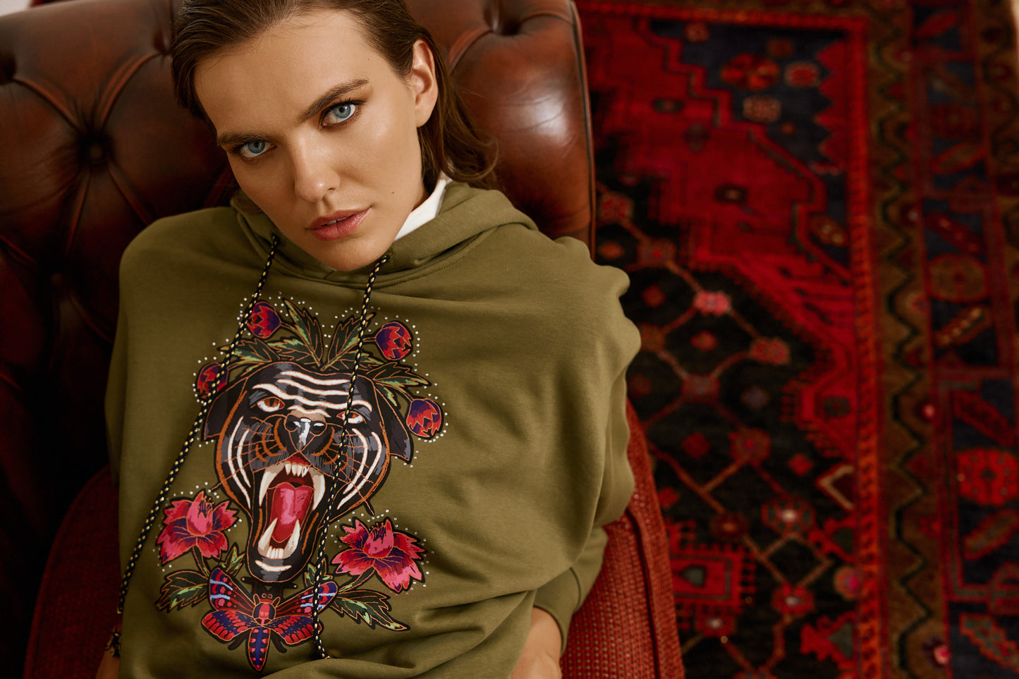 Eighty2 by Figaro - Φούτερ Oversized Χακί με Τύπωμα Τίγρη και Λουλούδια