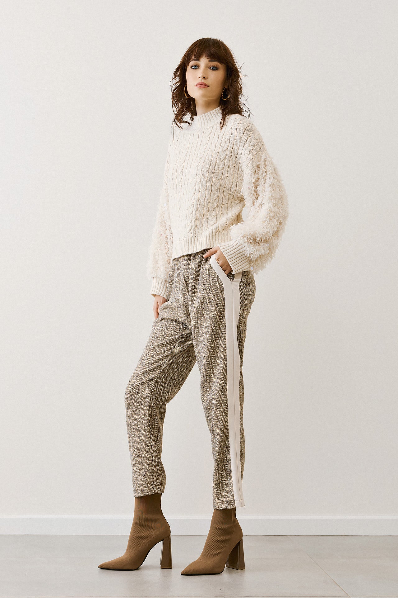 Figaro - Ψηλόμεσο Μπεζ Ψαροκόκαλο Παντελόνι με Ρίγα στο Πλάι και Λάστιχο