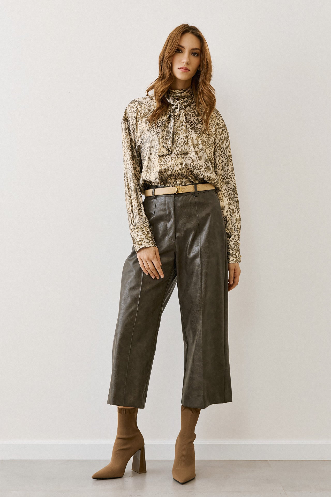 Figaro - Πουκάμισο με Φιόγκο & Χρυσές Λεπτομέρειες