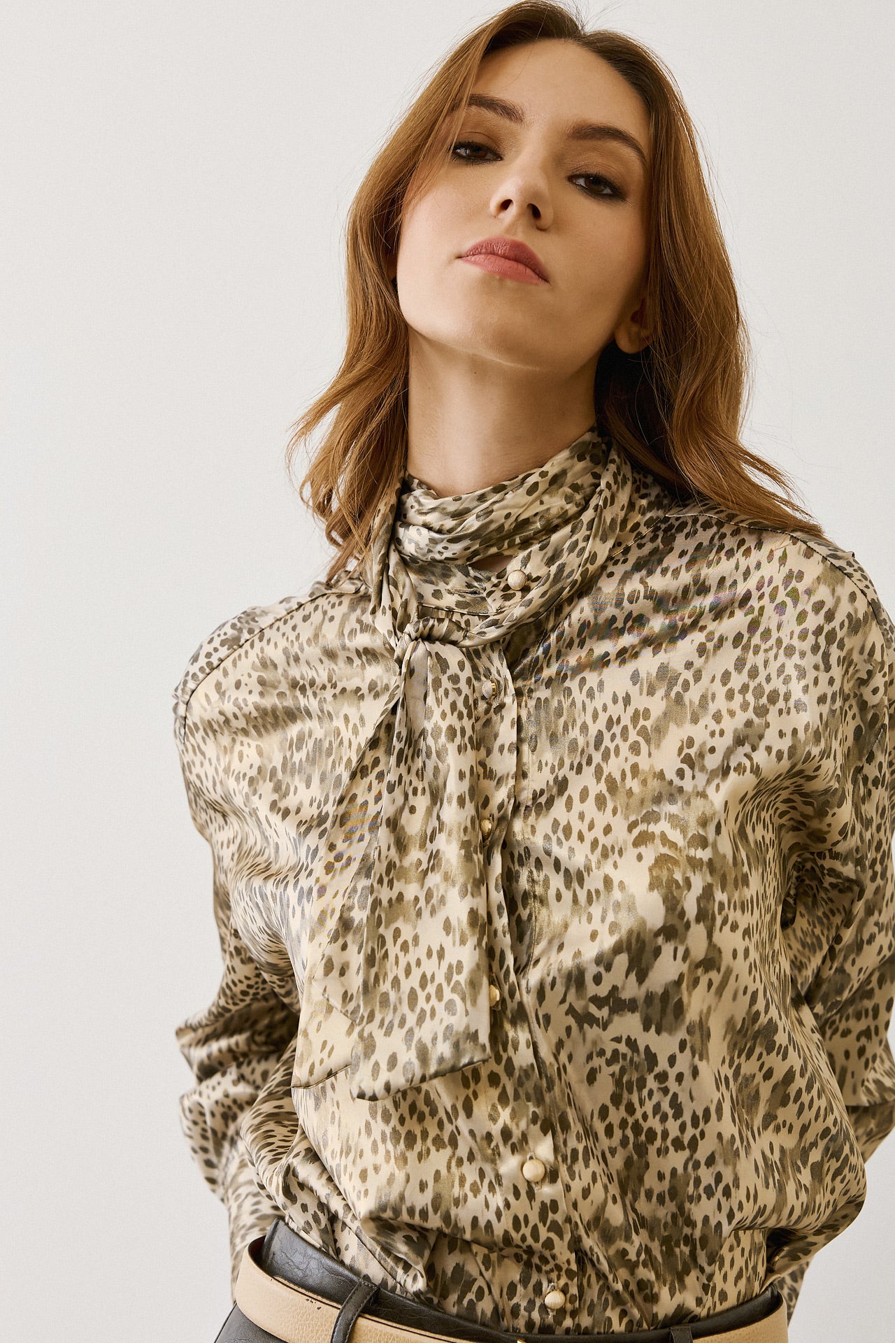 Figaro - Πουκάμισο με Φιόγκο & Χρυσές Λεπτομέρειες