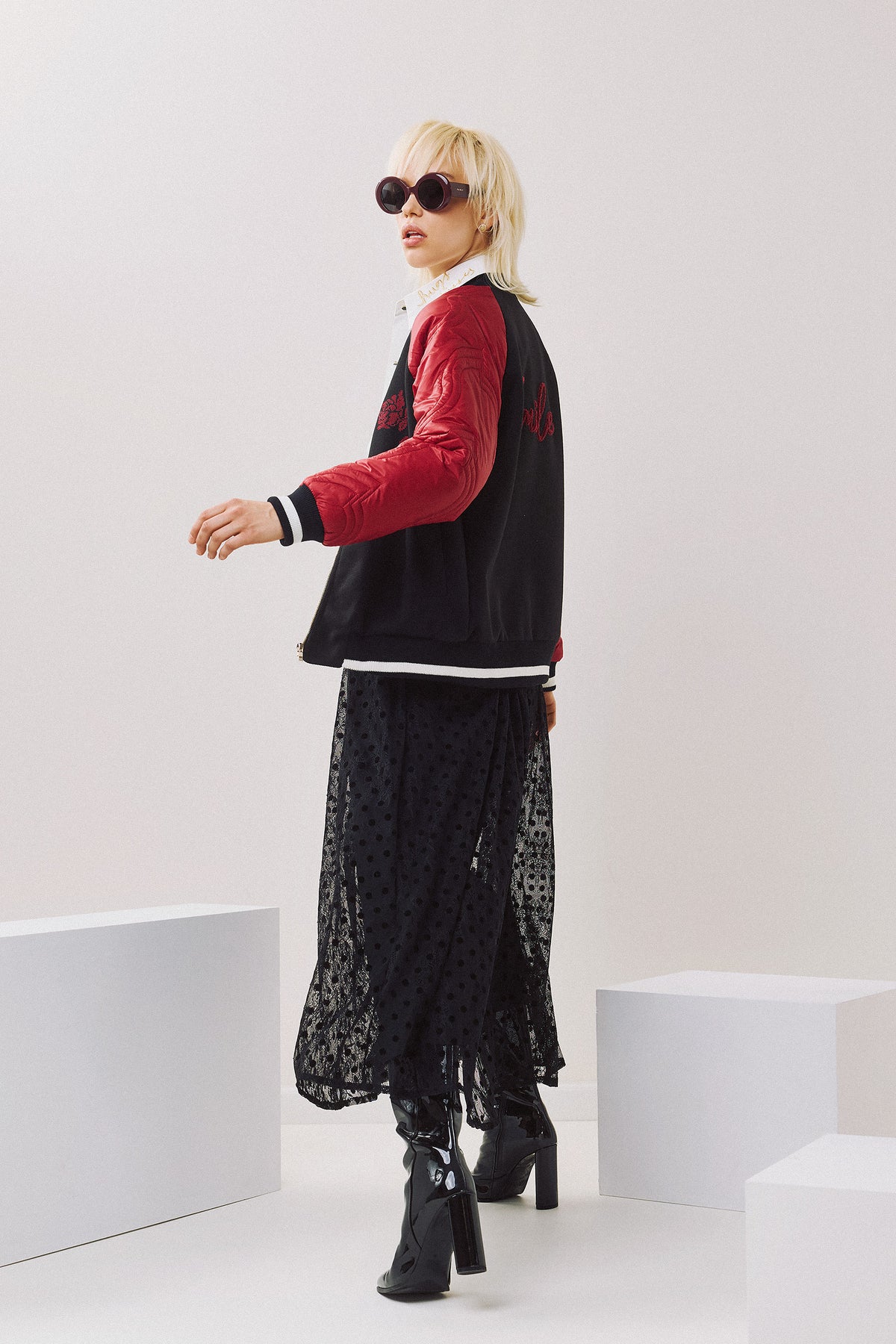 Eighty2 by Figaro - Bomber Jacket με Καπιτονέ Μανίκια & Κεντημένη Πλάτη – Μαύρο/Μπορντό