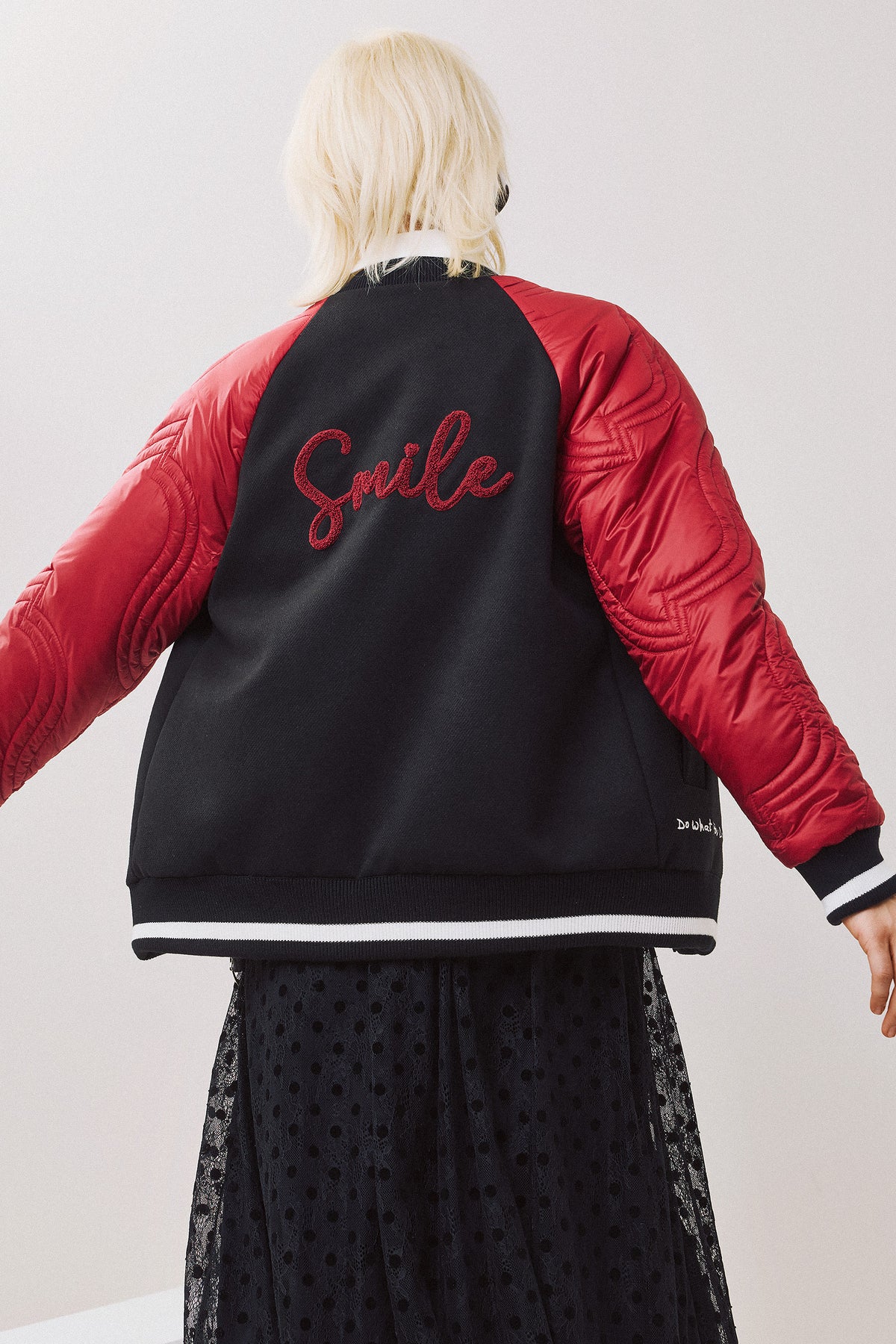 Eighty2 by Figaro - Bomber Jacket με Καπιτονέ Μανίκια & Κεντημένη Πλάτη – Μαύρο/Μπορντό