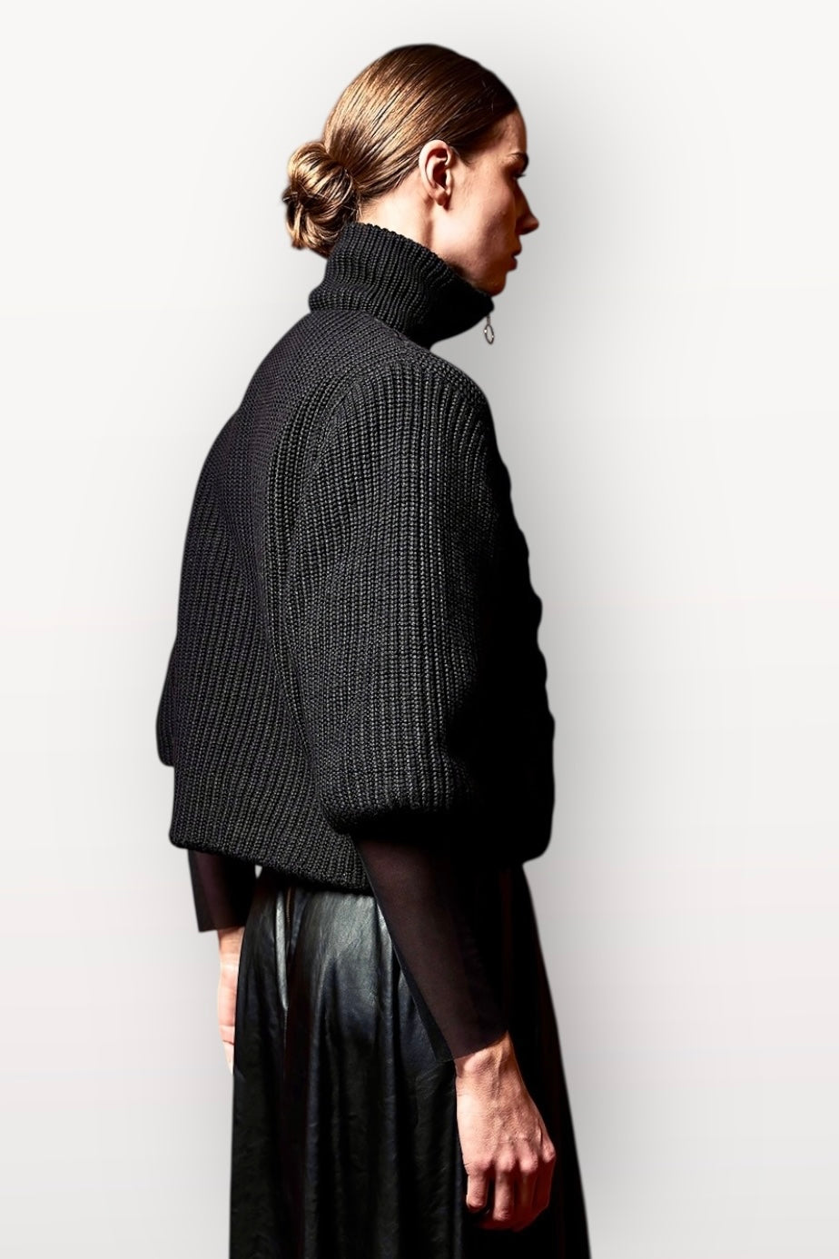 Tailor Made - Πλεκτό Ζιβάγκο Κοντό Μπουφάν με Φερμουάρ & Έντονη Πλέξη Μαύρο