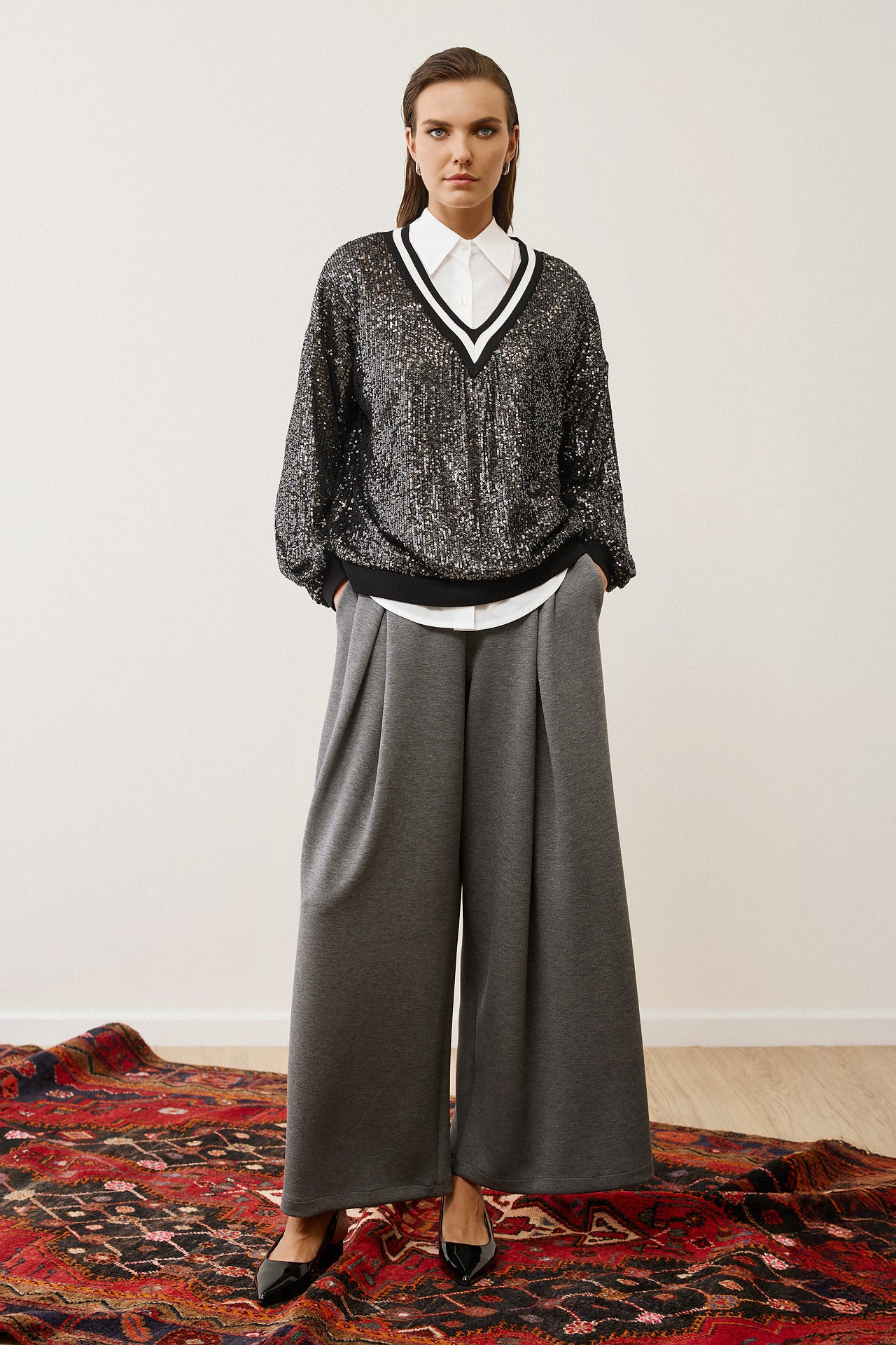 Figaro - Μπλούζα με Παγιέτες & V-Λαιμόκοψη