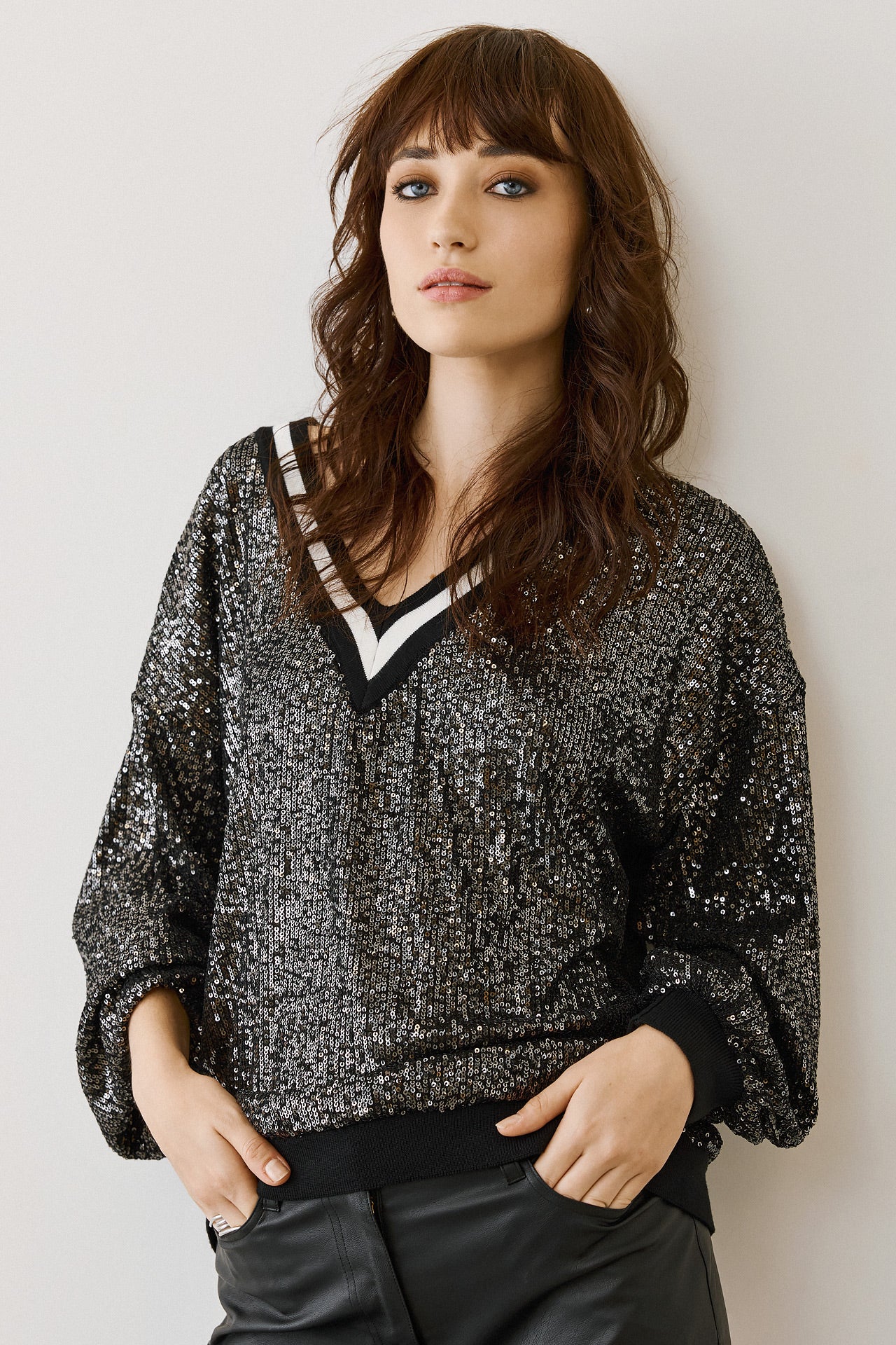 Figaro - Μπλούζα με Παγιέτες & V-Λαιμόκοψη