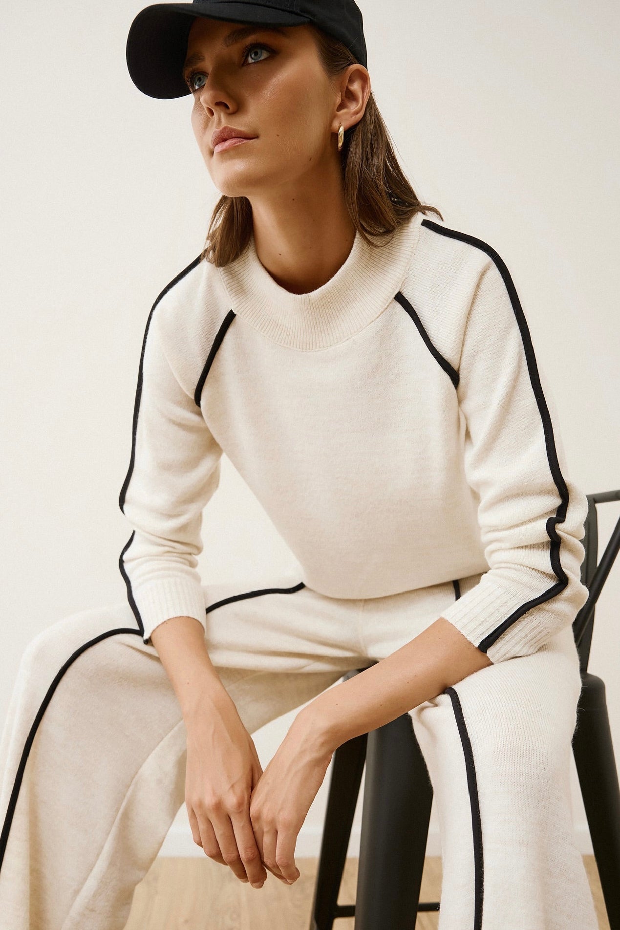 Figaro - Lounge Chic Πλεκτό Σετ Πουλόβερ & Παντελόνα με Διακοσμητική Ρίγα