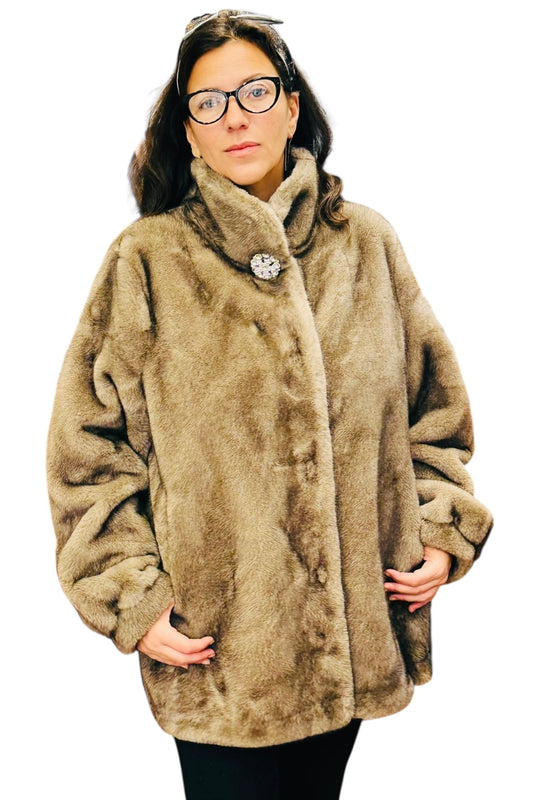 Charizma - Συνθετική Γούνα με Ψηλό Γιακά, Τσέπες & Στρασένιο Κουμπί στον Λαιμό Γκρί