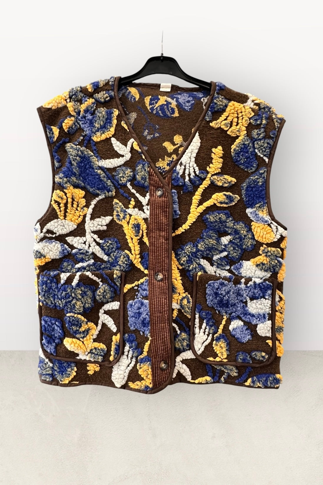 Gioya & Co - Καφέ Γιλέκο με Κουμπιά & Κοτλέ Λεπτομέρειες