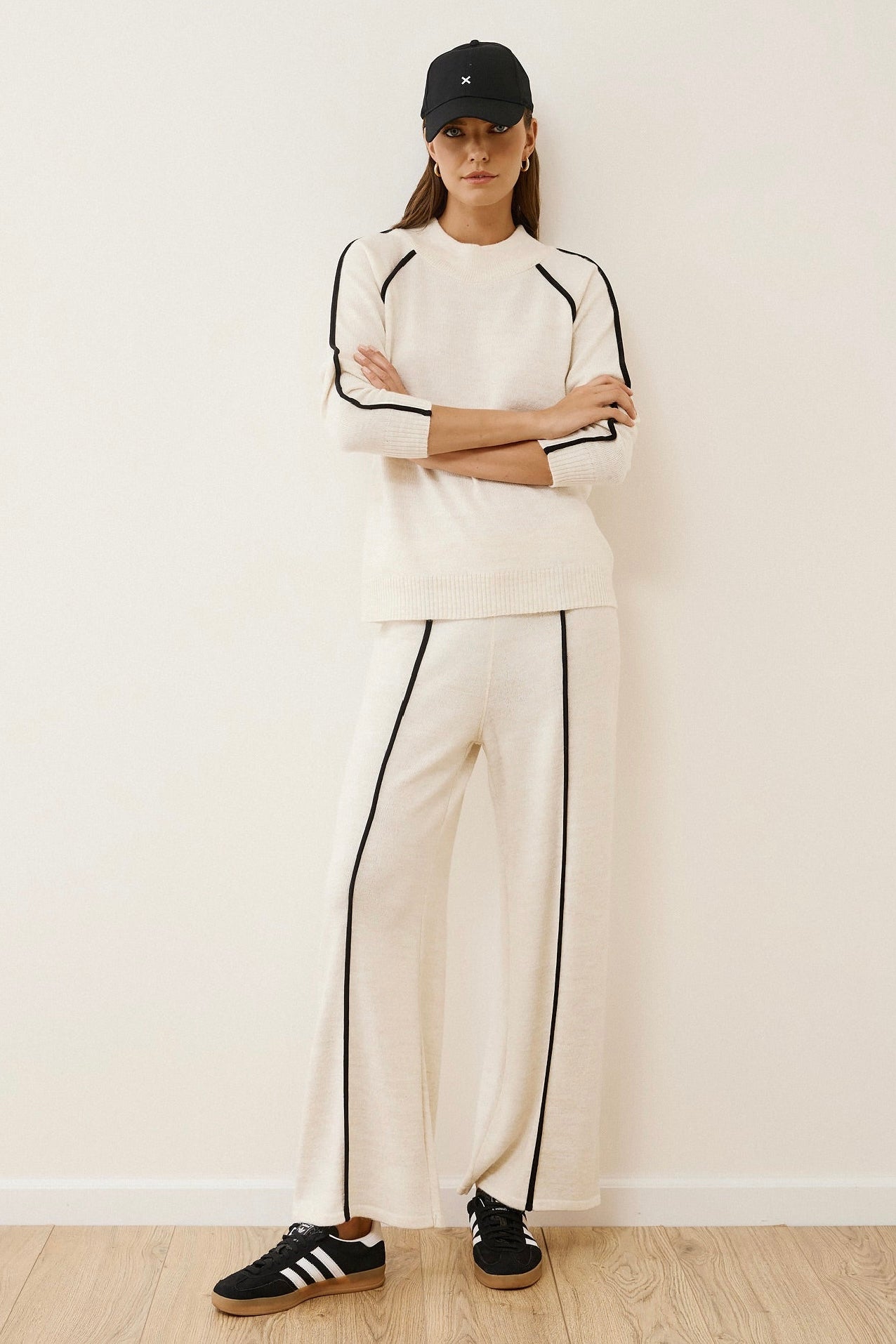 Figaro - Lounge Chic Πλεκτό Σετ Πουλόβερ & Παντελόνα με Διακοσμητική Ρίγα