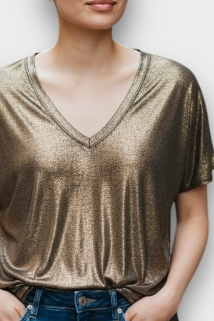An'ge Agnez- Γυναικείο Γυαλιστερό Μπλουζάκι με V Λαιμόκοψη Χρυσό