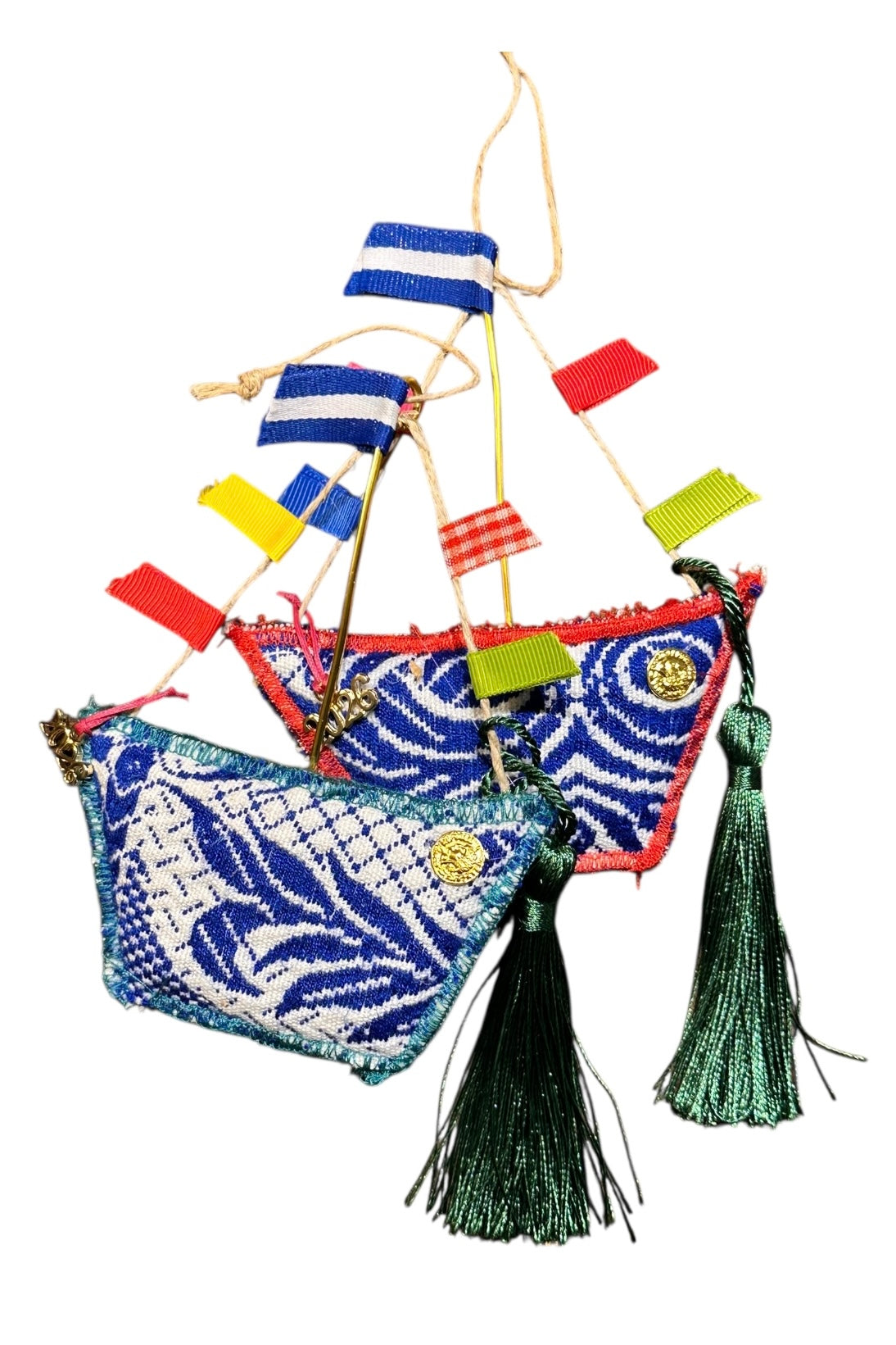 Maria Davilla - Χειροποίητο Καραβάκι από Υφαντό Με Σημαιάκια Μπλε & Κόκκινο
