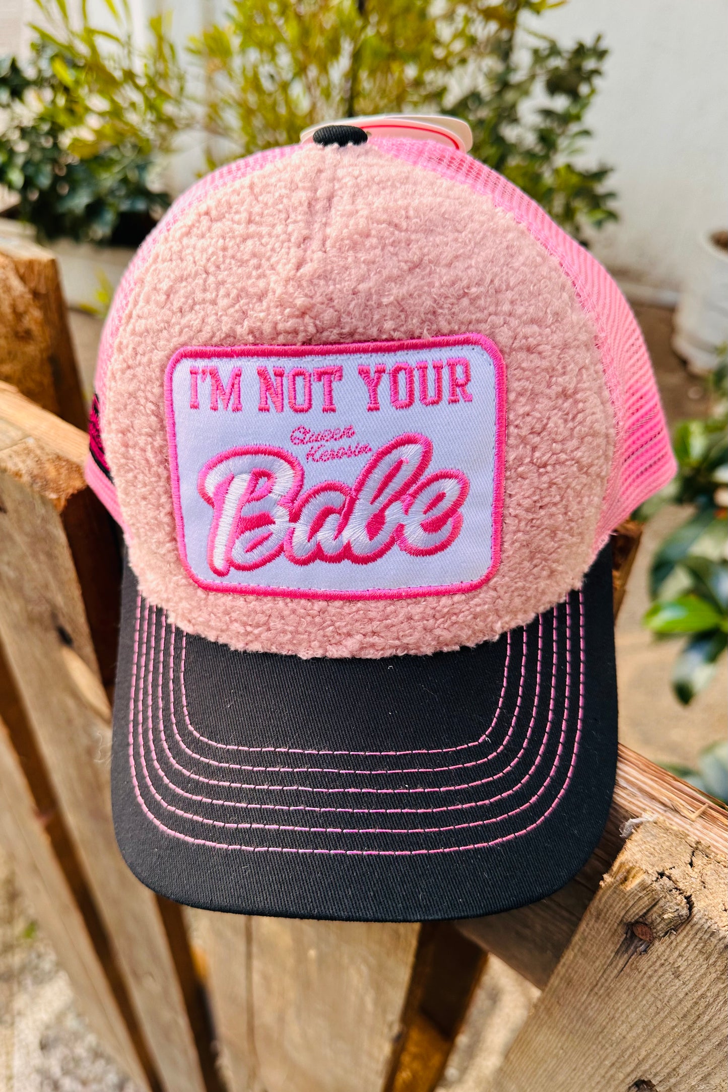 Queen Kerosin - Καπέλο Jockey «Not your Babe»