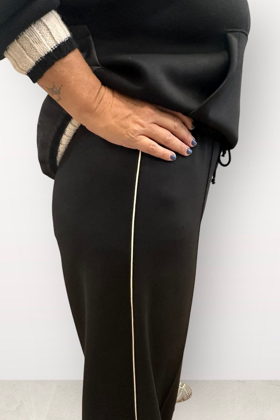 Eighty2 by Figaro - Φαρδιά Παντελόνα με Λάστιχο & Λευκή Ρίγα στο Πλάι