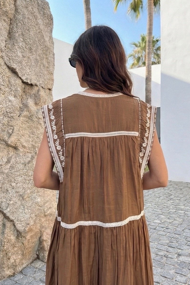 Charizma - Καφέ Μακρύ Ρομαντικό Φόρεμα με Καφέ Κέντημα & Δαντέλα