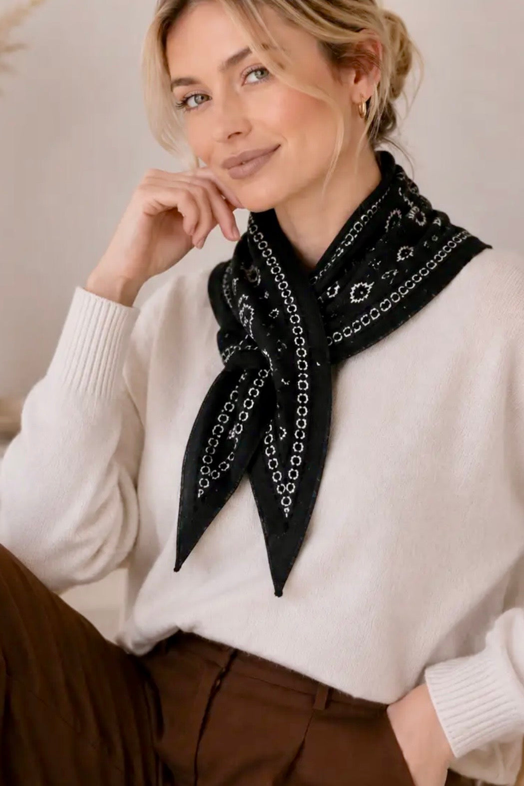 Lineta - Παχύ Τριγωνικό Μαντήλι Black Bandana 102x36 cm