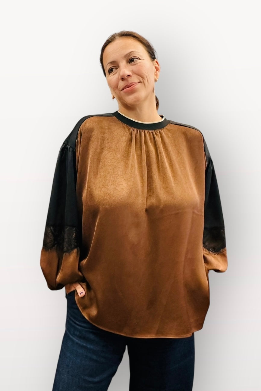 Figaro - Καφέ Μπλούζα με Παγιέτες Με Μαύρη Δαντέλα