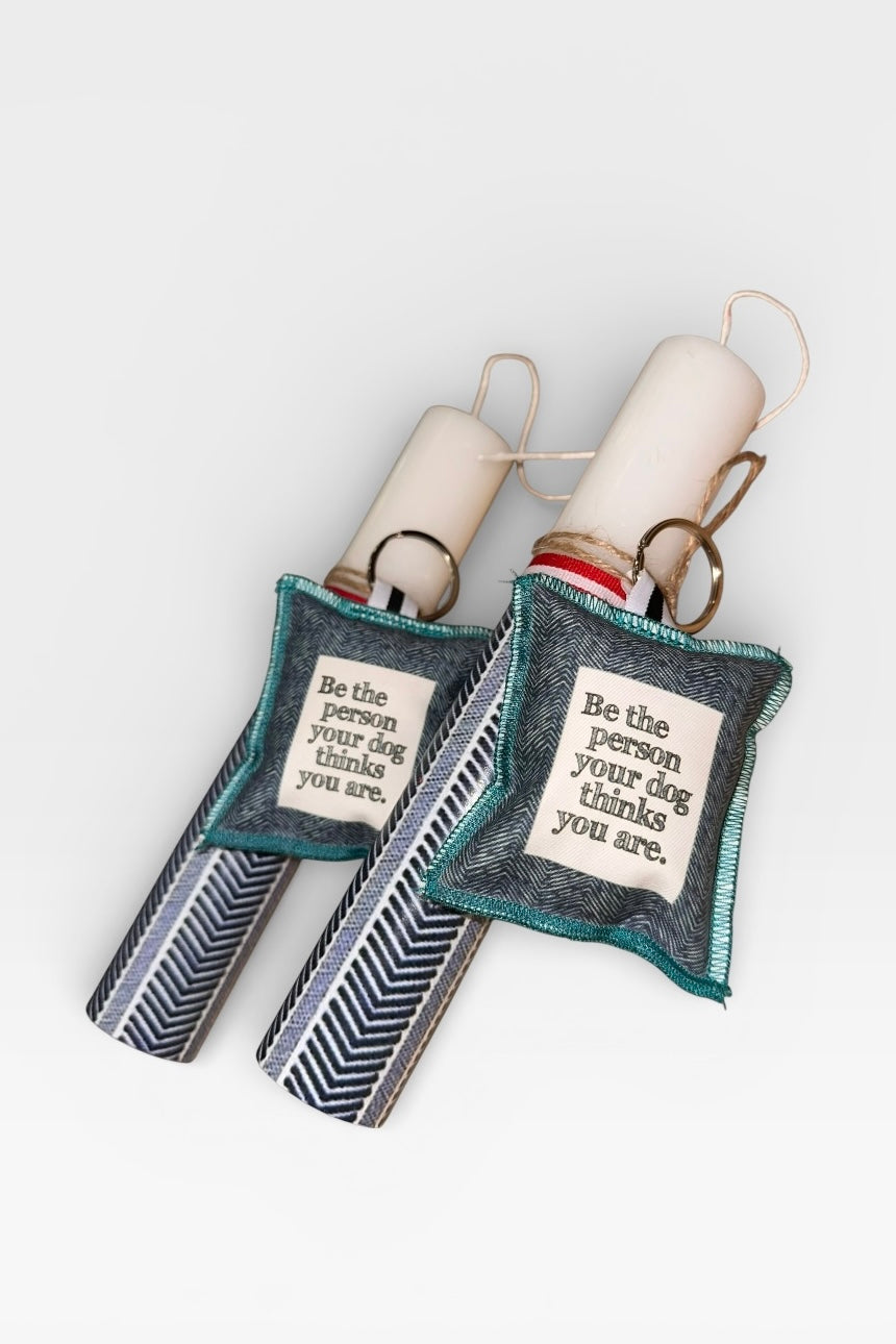 Maria Davilla - Λαμπάδα Χειροποίητη Με Μπρελόκ “Dog Person” Μπλε (Αντρική)