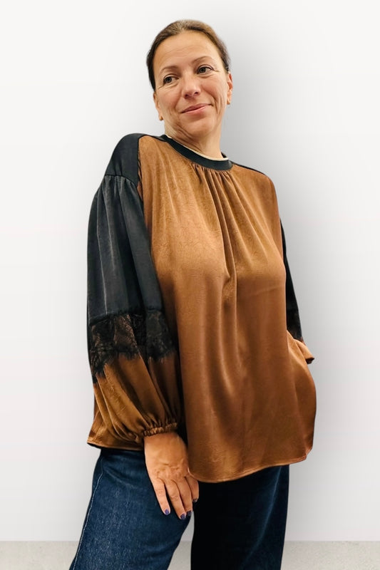 Figaro - Καφέ Μπλούζα με Παγιέτες Με Μαύρη Δαντέλα