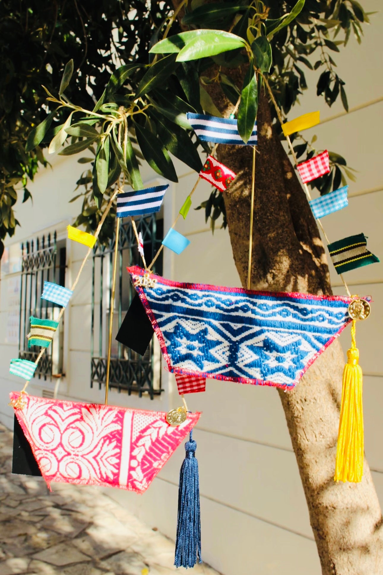 Maria Davilla - Χειροποίητο Μεγάλο Καράβι από Υφαντό Με Σημαιάκια Γαλάζιο