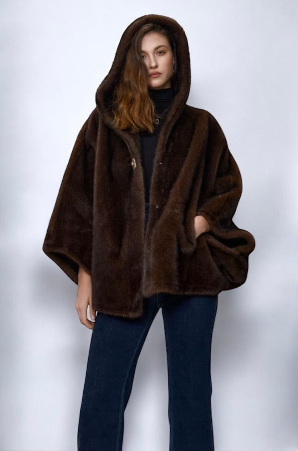 Charizma - Συνθετική Γούνα με Κουκούλα, Τσέπες σε Στυλ Κάπας Καφέ