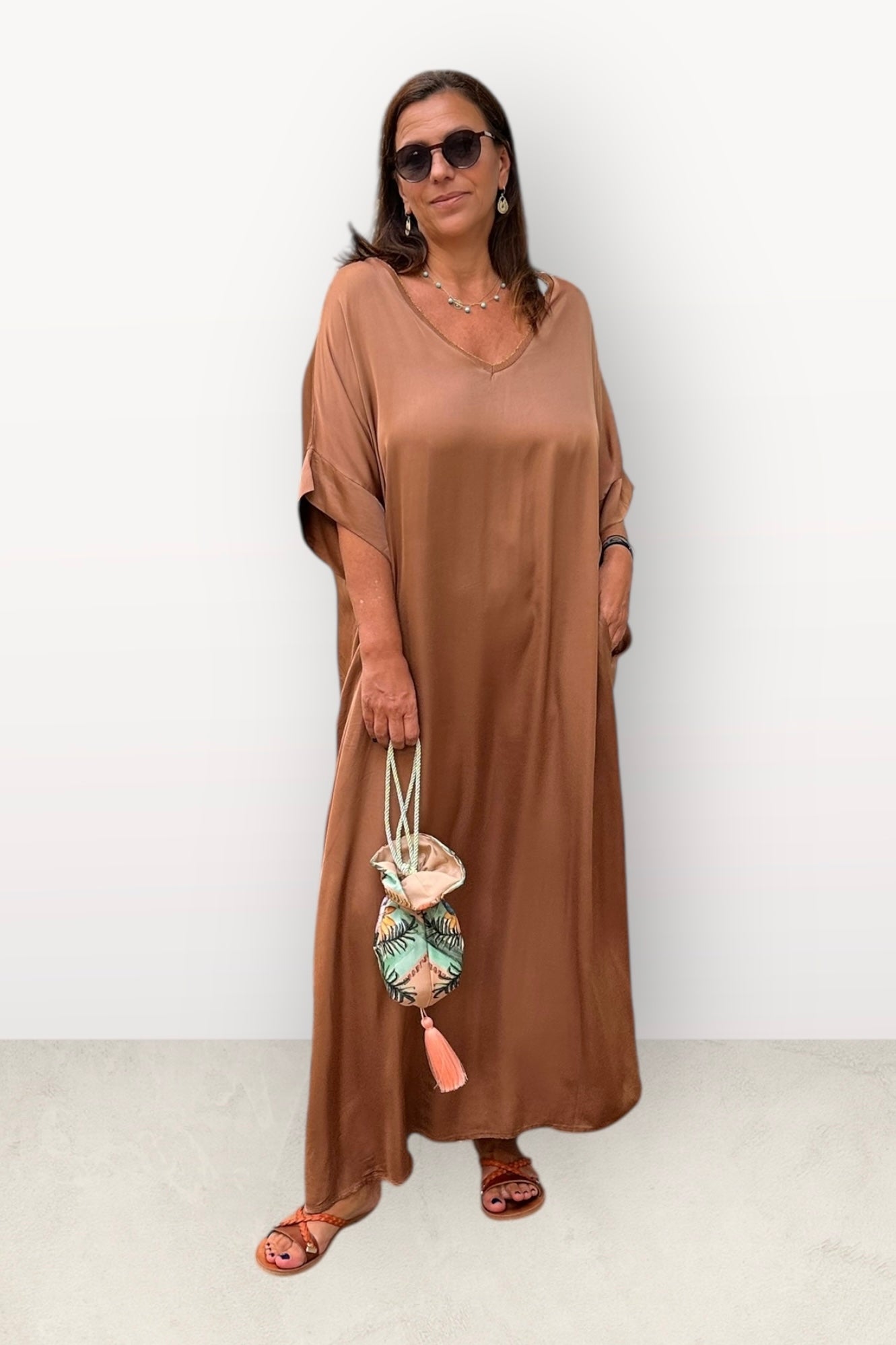 Σατέν Oversized Μακρύ Φόρεμα Με V  & Κοντό Μανίκι