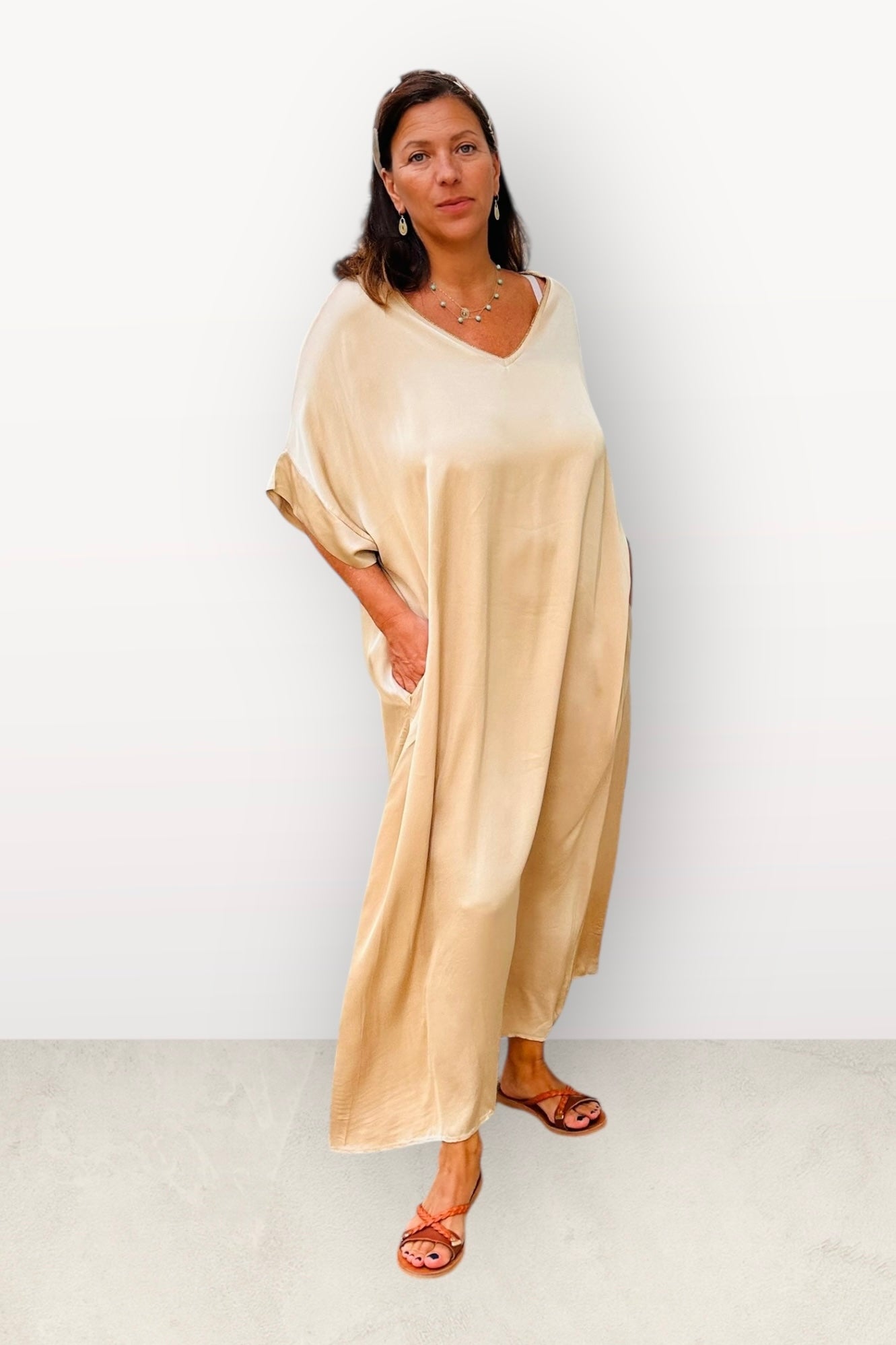 Σατέν Oversized Μακρύ Φόρεμα Με V  & Κοντό Μανίκι