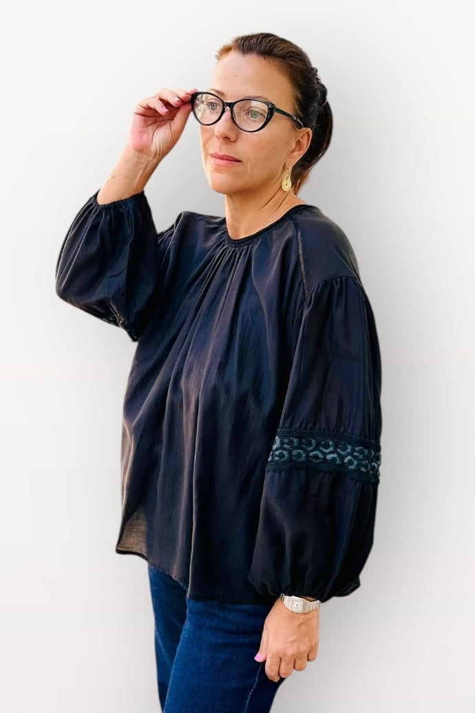 Figaro - Ρομαντική Μπλούζα με Φουσκωτά Μανίκια και Δαντέλα Μαύρο