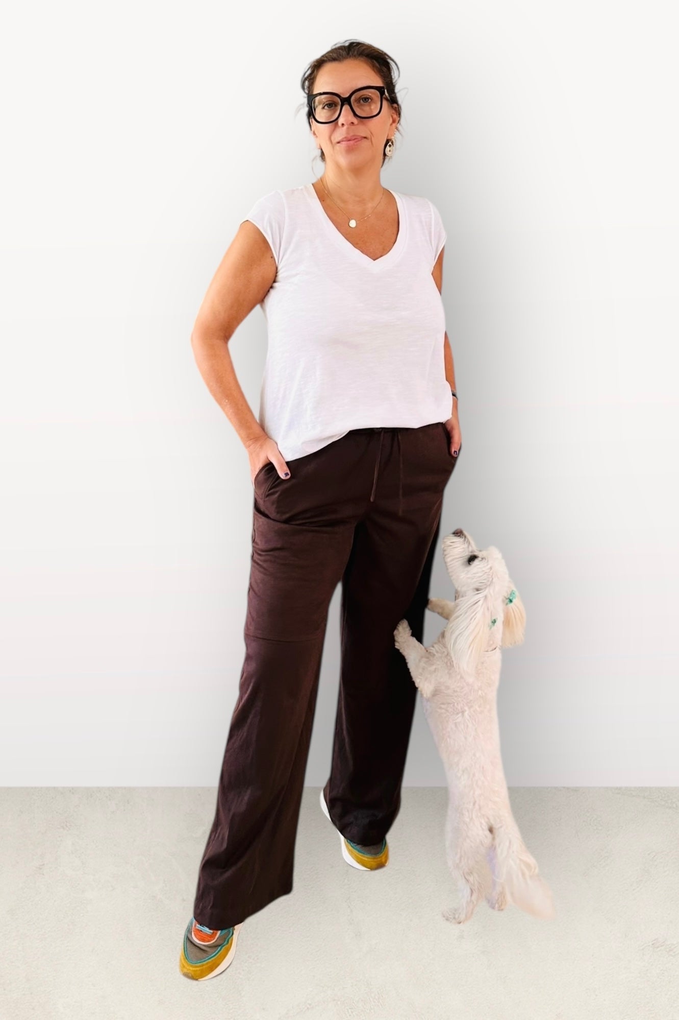 Lumina - Ψηλόμεσο Παντελόνι Τύπου Σουέτ Με Λάστιχο σε Καφέ Χρώμα