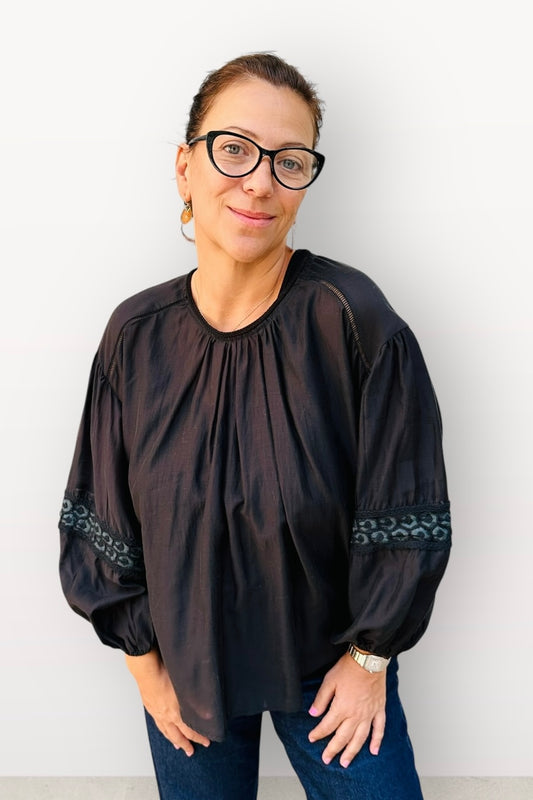 Figaro - Ρομαντική Μπλούζα με Φουσκωτά Μανίκια και Δαντέλα Μαύρο