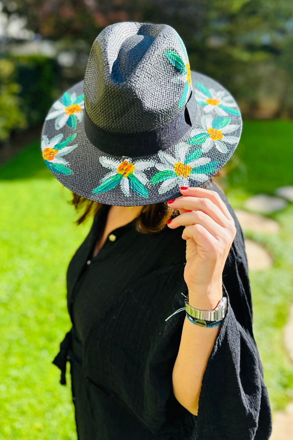 Liebe Anta -Καπέλο Με Λουλούδια Πολύμνια