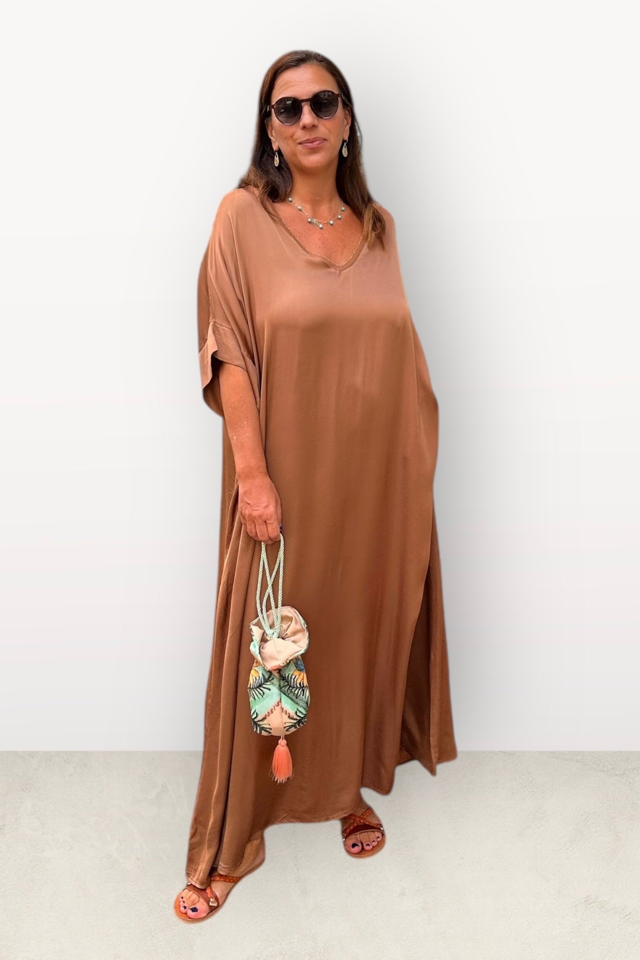 Σατέν Oversized Μακρύ Φόρεμα Με V  & Κοντό Μανίκι