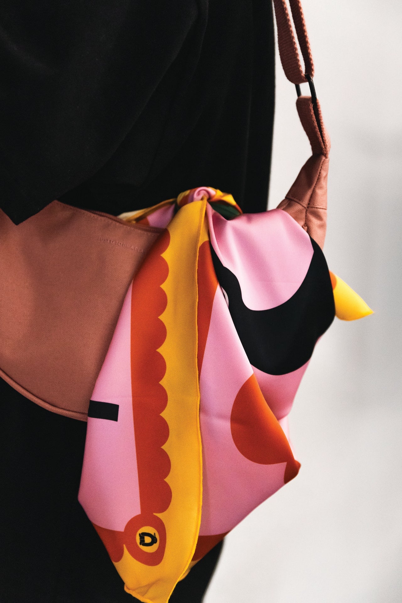 Adelie Pengu - Raul Scarf Σατέν Μαντήλι Horsy & Birdy 65x65cm