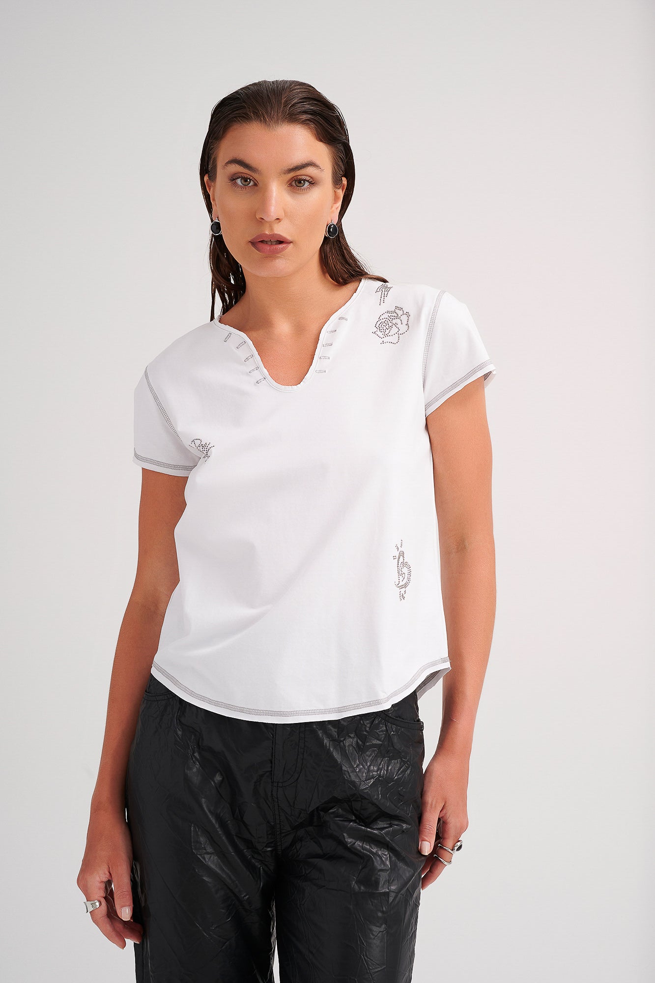 C9 Cloud 9 Sarah - Λευκό T-shirt με διακοσμητικά στρας