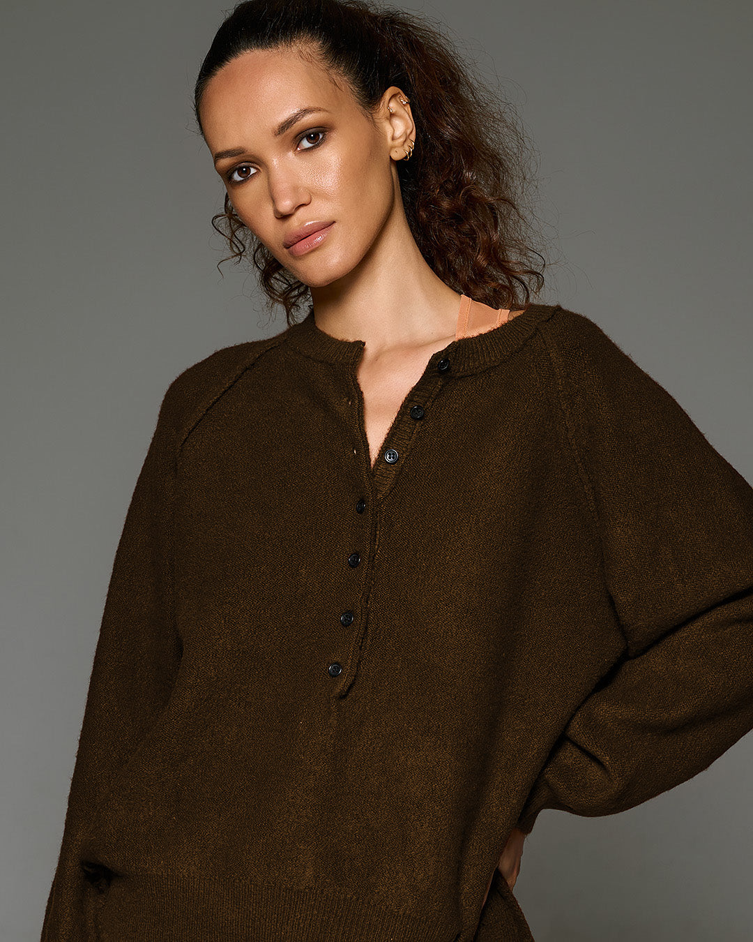 Tailor Made - Πλεκτό Πουλόβερ Καφέ Raglan με Πατιλέτα Κουμπιών