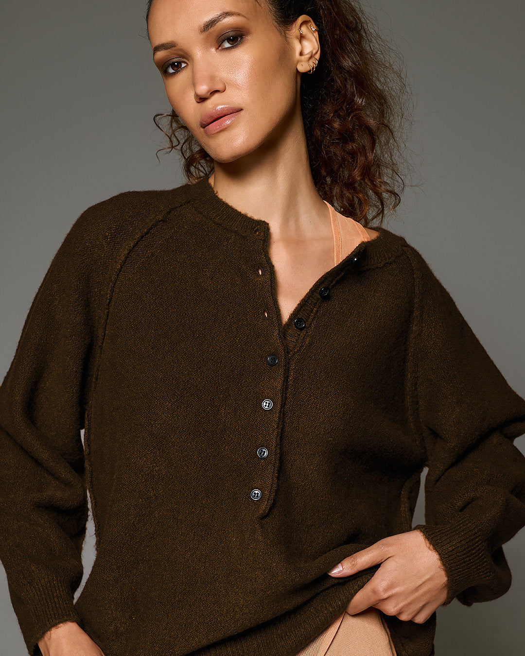 Tailor Made - Πλεκτό Πουλόβερ Καφέ Raglan με Πατιλέτα Κουμπιών