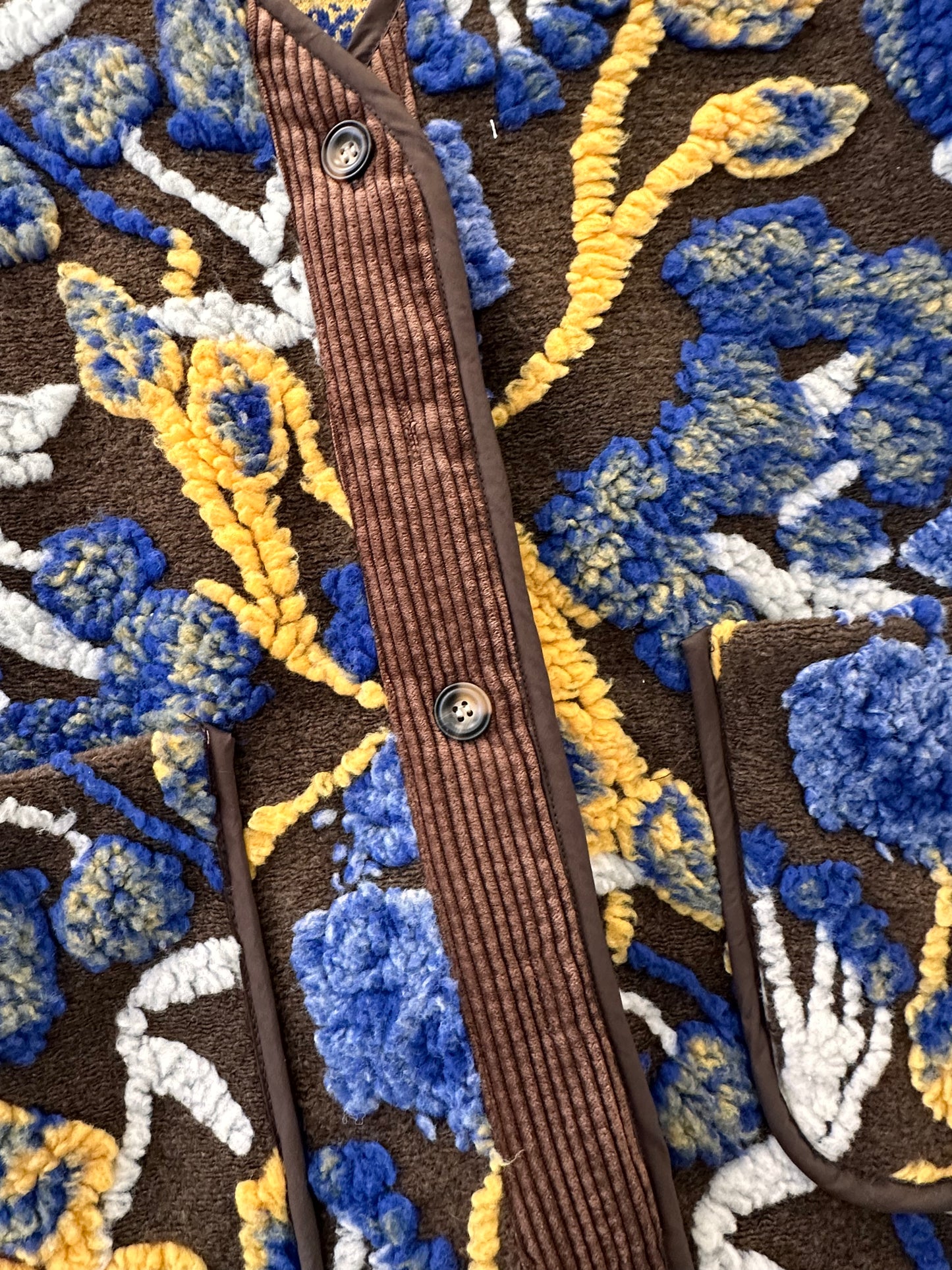 Gioya & Co - Καφέ Γιλέκο με Κουμπιά & Κοτλέ Λεπτομέρειες