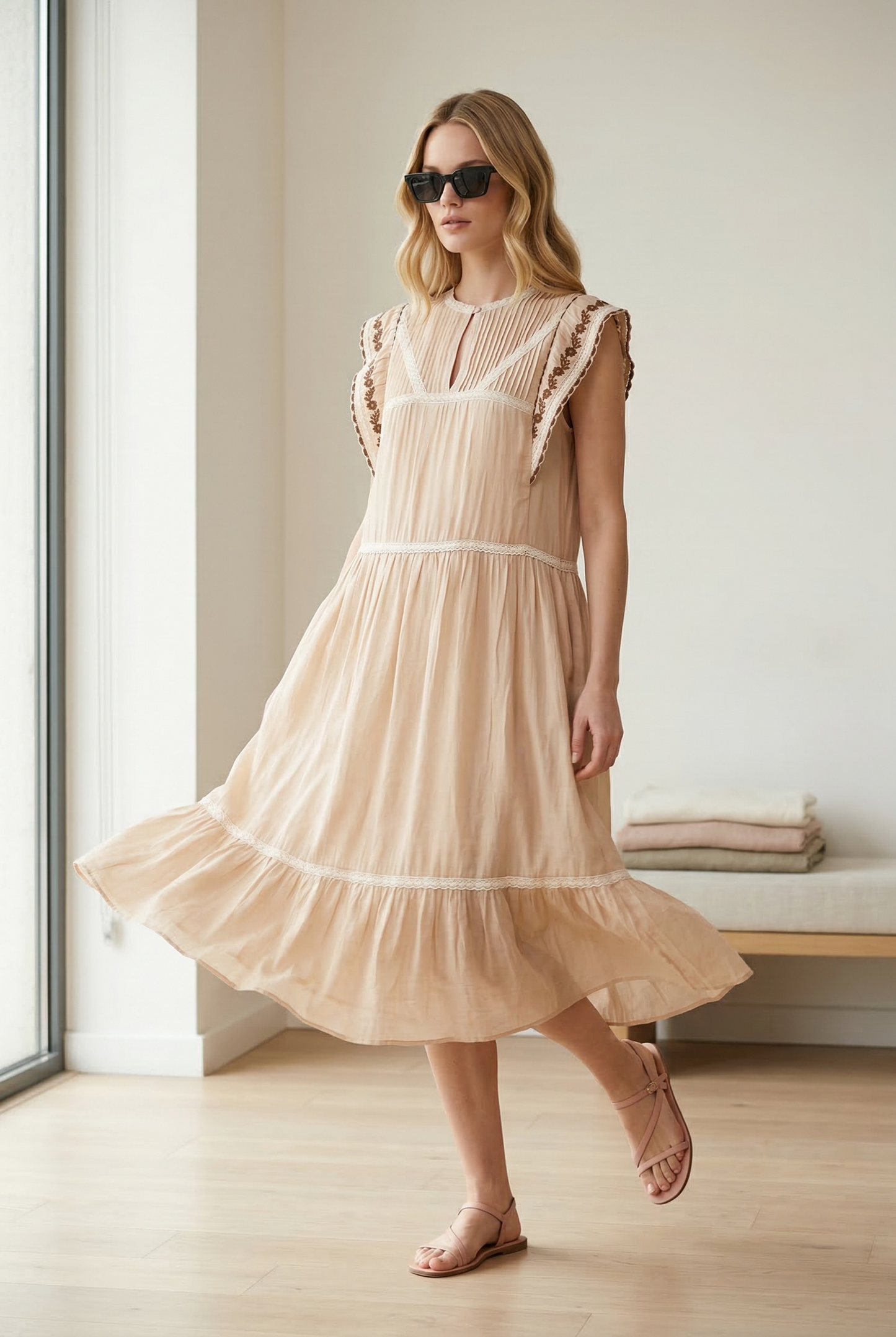 Charizma - Πούδρα Μακρύ Ρομαντικό Φόρεμα με Καφέ Κέντημα & Δαντέλα