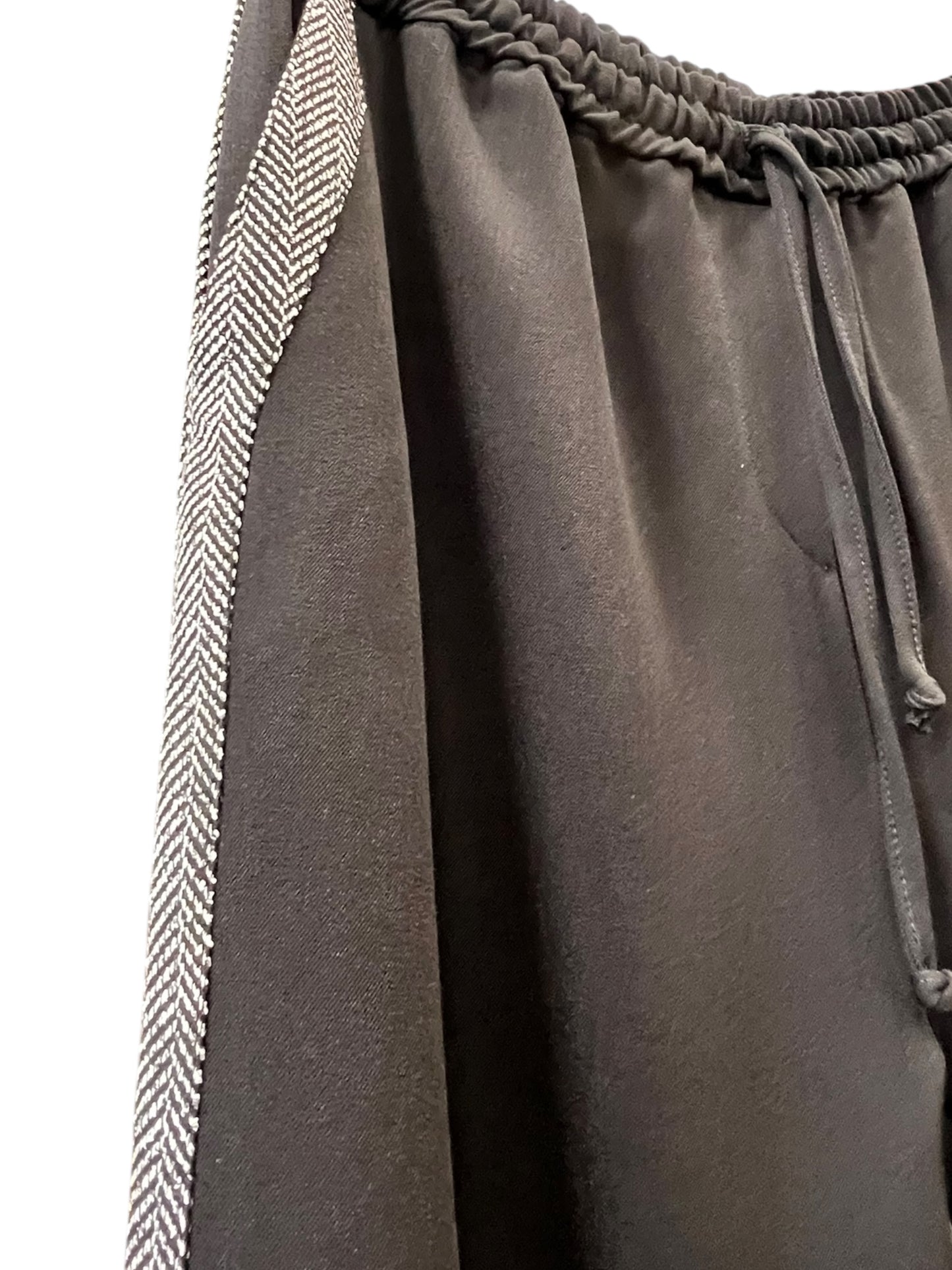 Figaro - Ψηλόμεσο Μαύρο Παντελόνι με Ρίγα Ψαροκόκαλο στο Πλάι και Λάστιχο