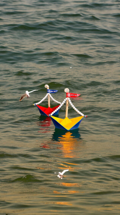 Marina Loves Paper Boats- Χάρτινο Καραβάκι Ζήσε Αγαπά Γελά!